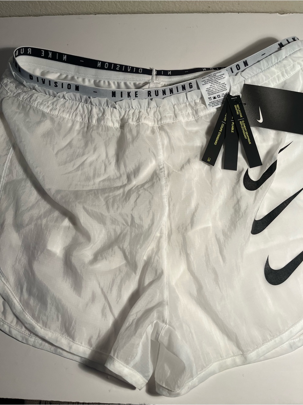 Nike Women’s Running White Athletic Shorts NWT 👟👟👟👟